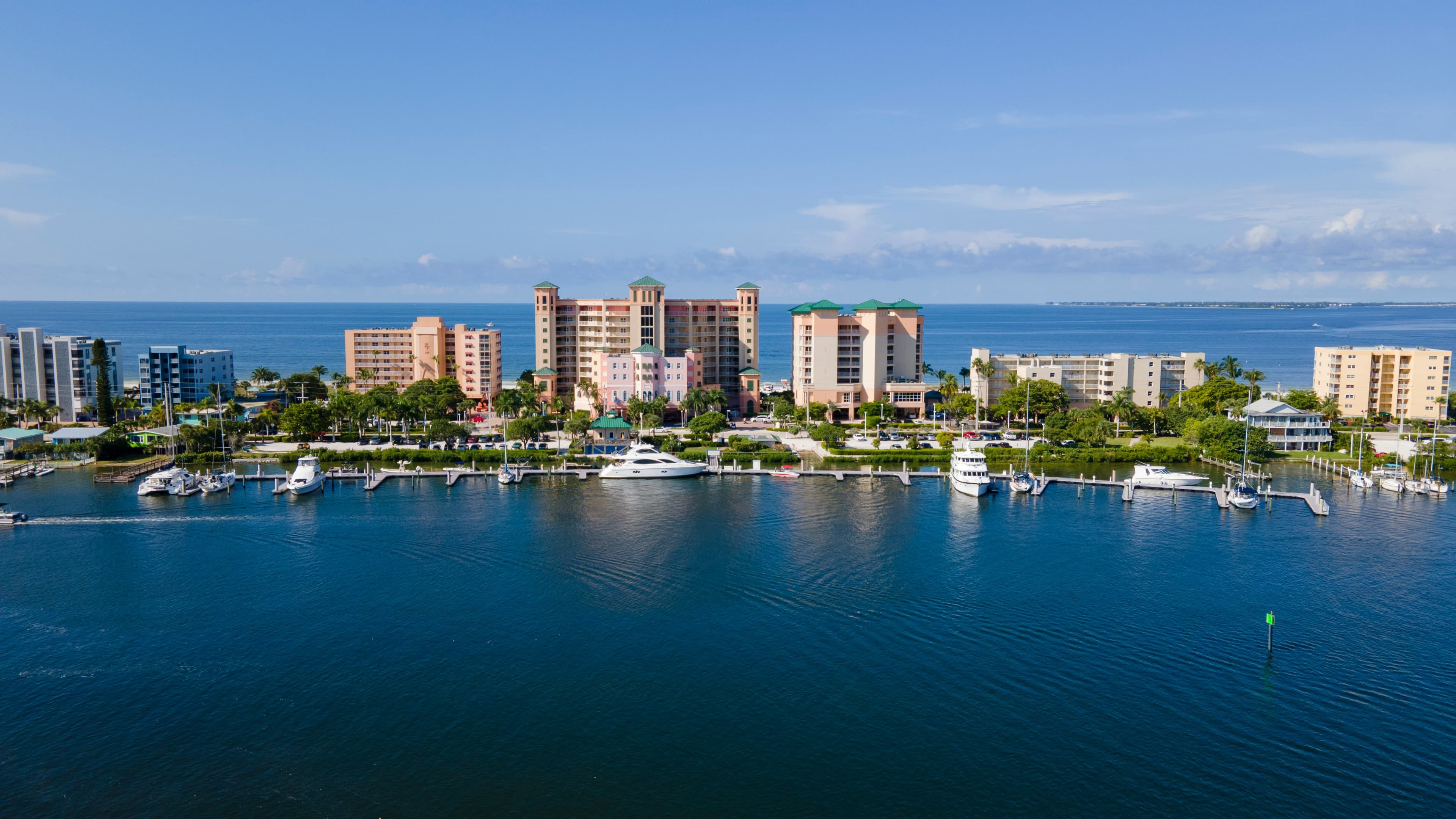 Associate Veterinarian, Fort Myers, Florida.