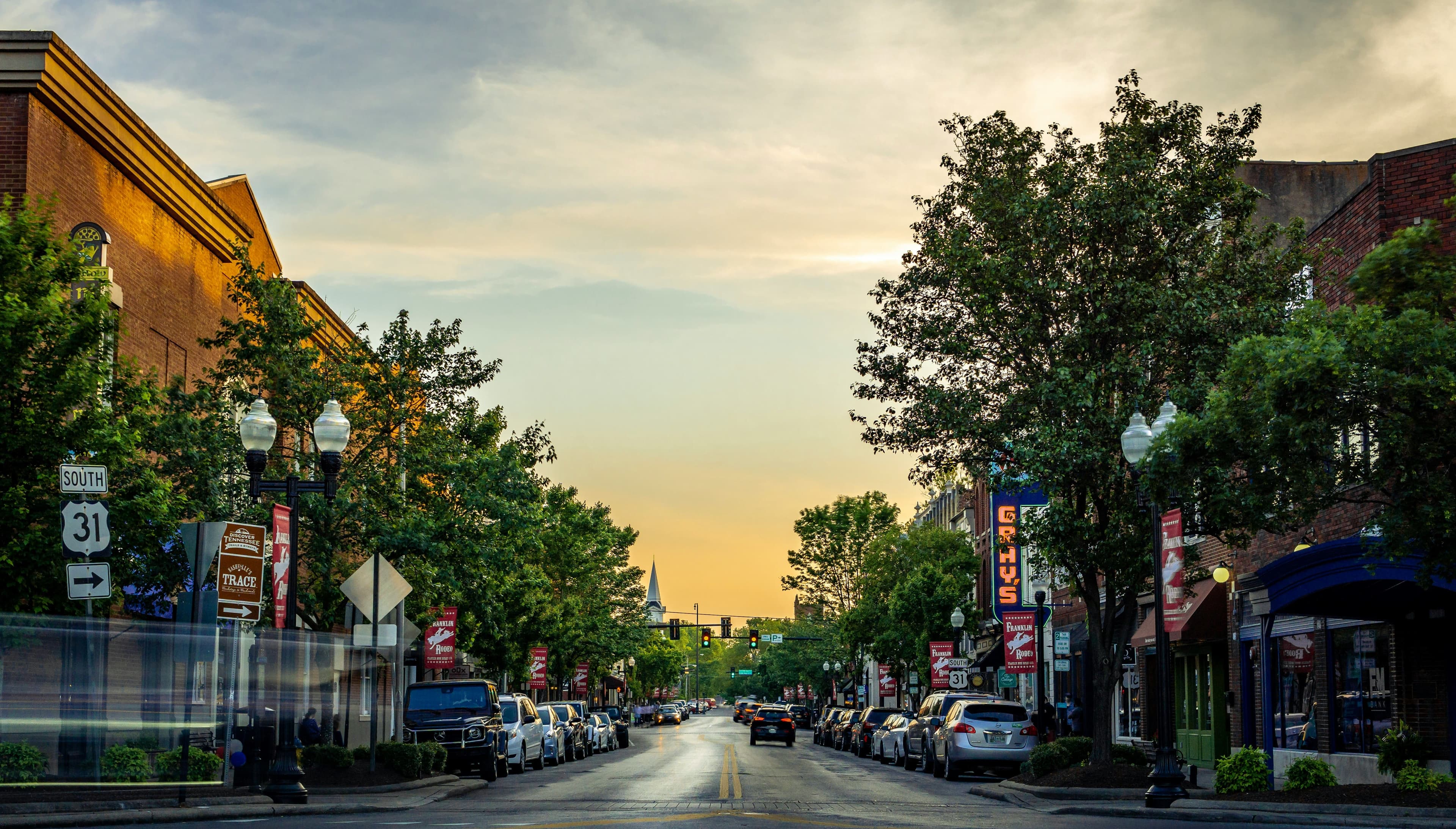 Associate Veterinarian, Franklin, Tennessee.